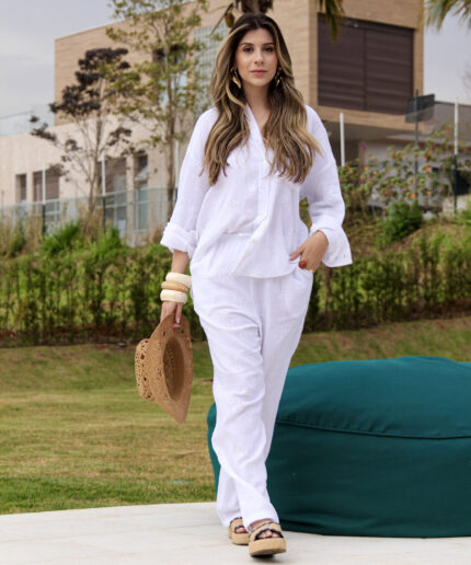 Conjunto em Laise de Calça e Camisa